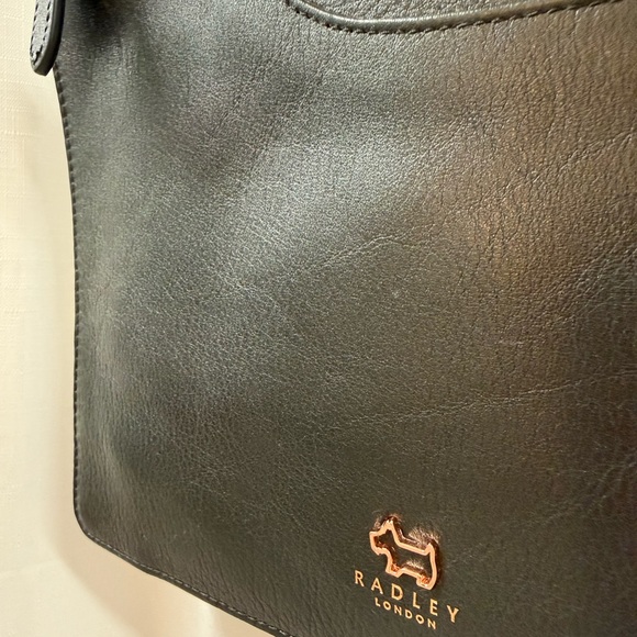 RADLEY LONDON Black and Rosegold Crossbody Bag - Picture 3 of 6